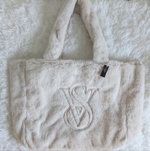 ❄️ Victoria's secret tote! NWT ❄️